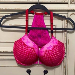 Victoria’s Secret Lacy bra